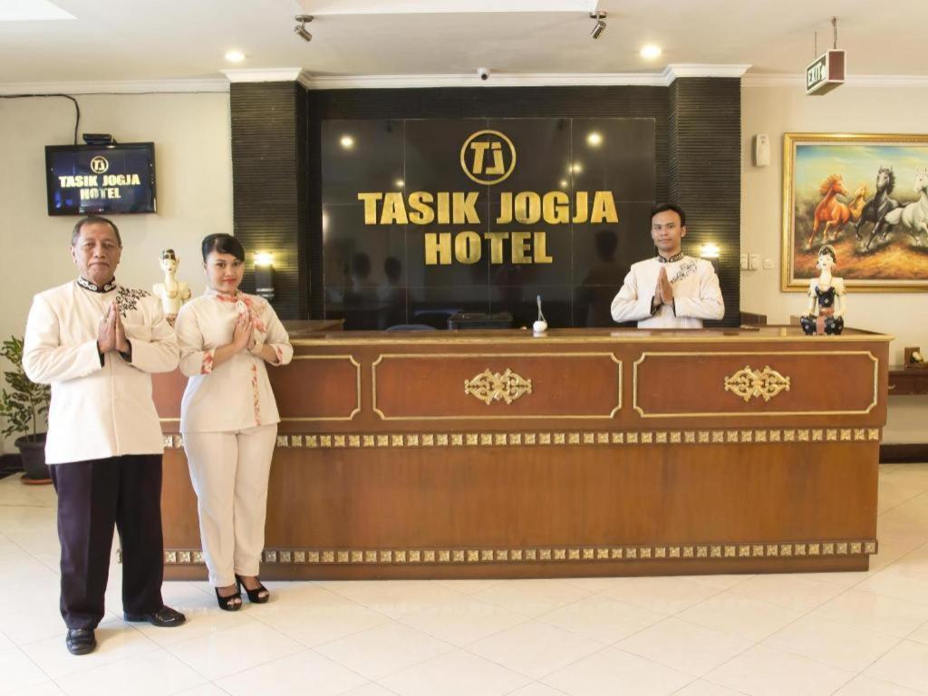 タシック ジョグジャ ホテル ジョグジャカルタ エクステリア 写真