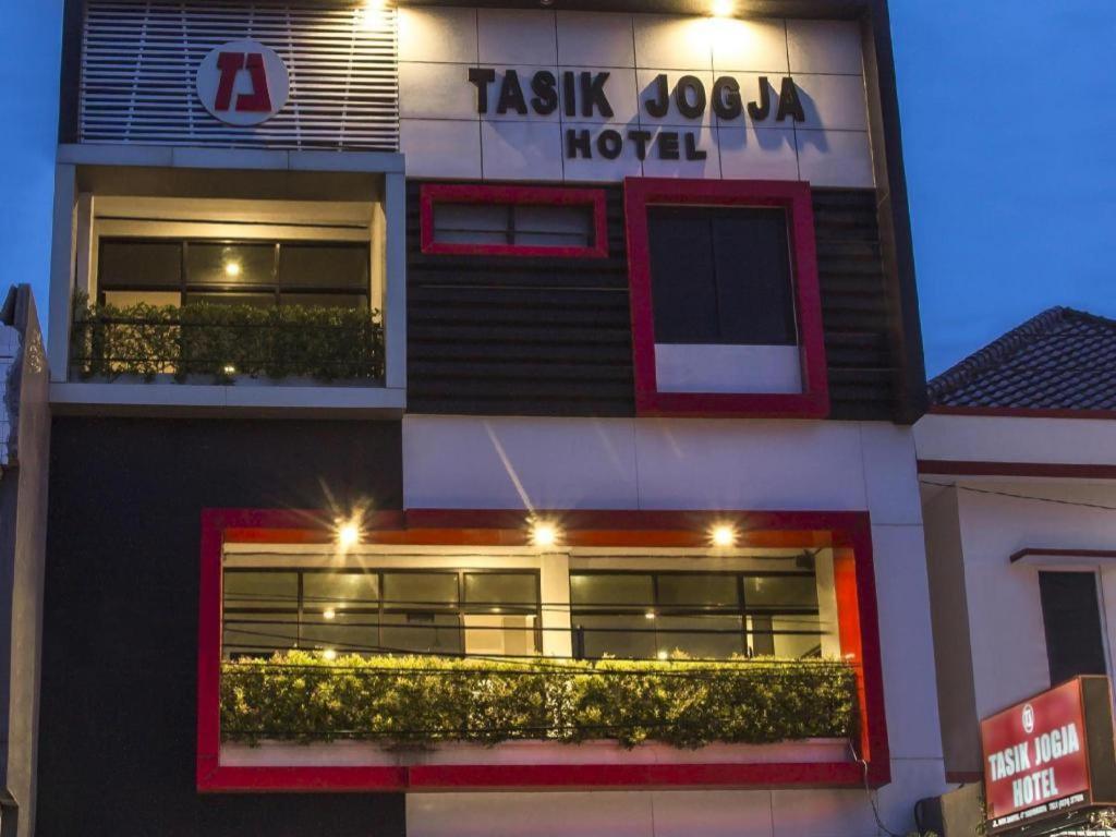 タシック ジョグジャ ホテル ジョグジャカルタ エクステリア 写真