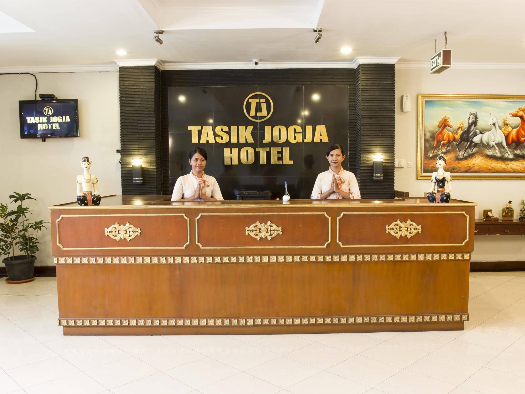 タシック ジョグジャ ホテル ジョグジャカルタ エクステリア 写真