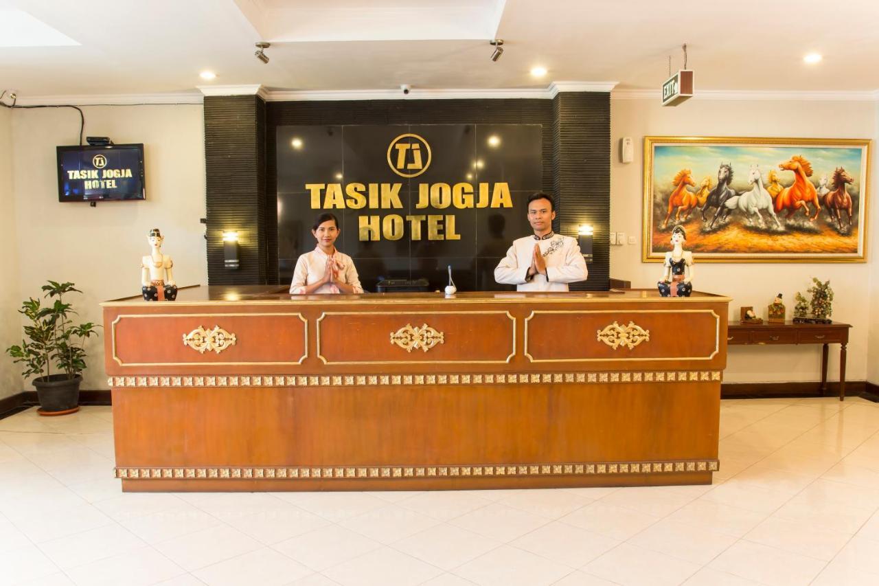 タシック ジョグジャ ホテル ジョグジャカルタ エクステリア 写真